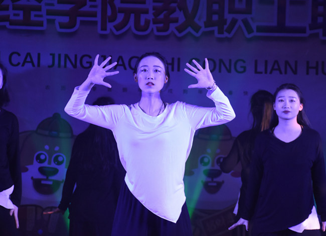 校艺术团 舞蹈《时间都去哪了》