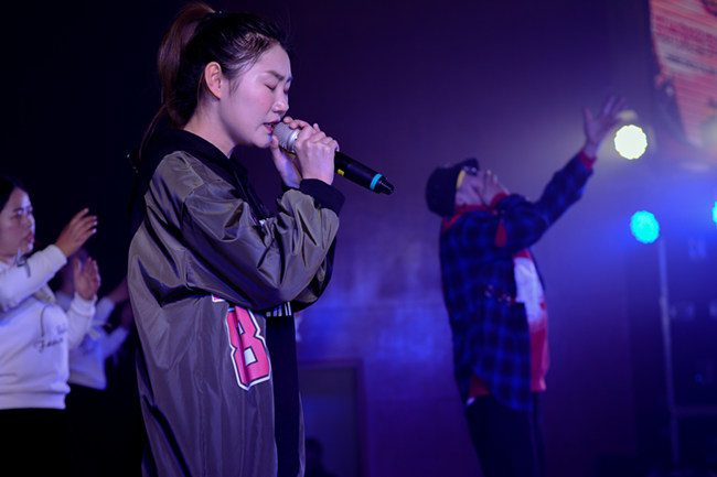 机电与汽车工程学院分工会 手语《没有什么不同》