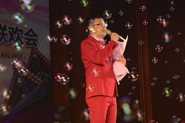 现代物流与管理学院分工会 《年代歌曲串烧》