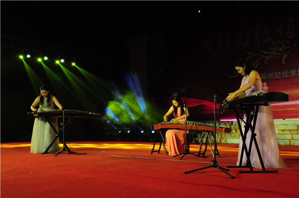 古筝三重奏《战台风》