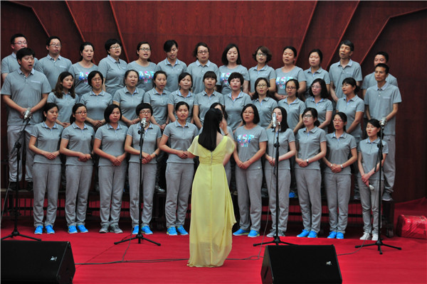 纪念抗日战争胜利70周年教职工合唱比赛--会计系分工会