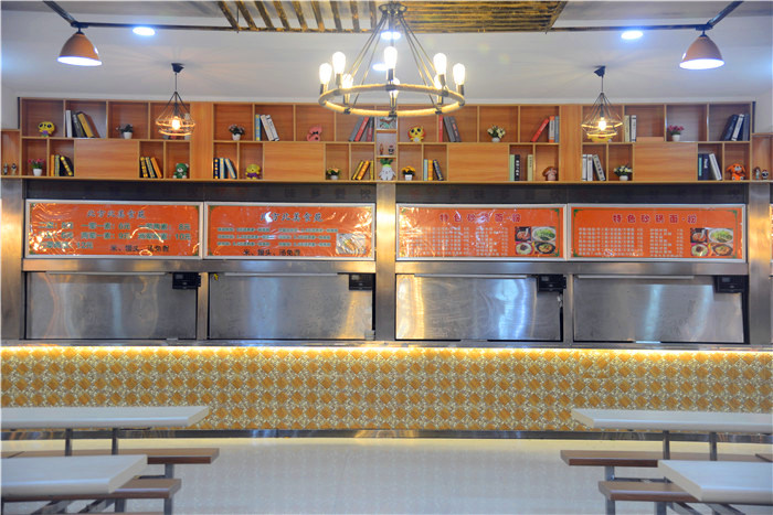 第一餐厅窗口一角