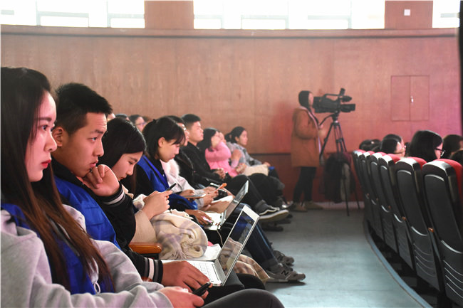 采、编、播一条龙团队