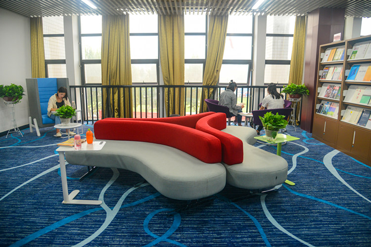 图书馆三层一角