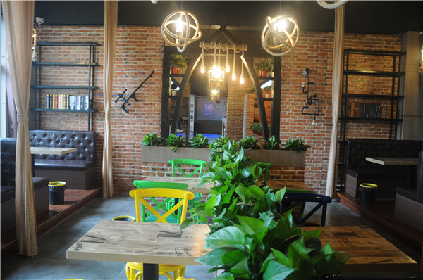 咖啡厅漂亮灯光